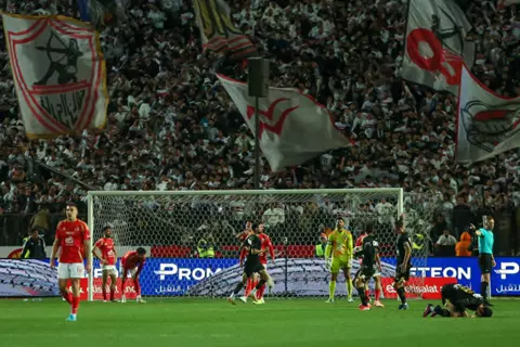 جاهزان للقمة.. تريزيجيه وحسام عبد المجيد يتجنبان الإيقاف في مباراتي الحرس والجونة